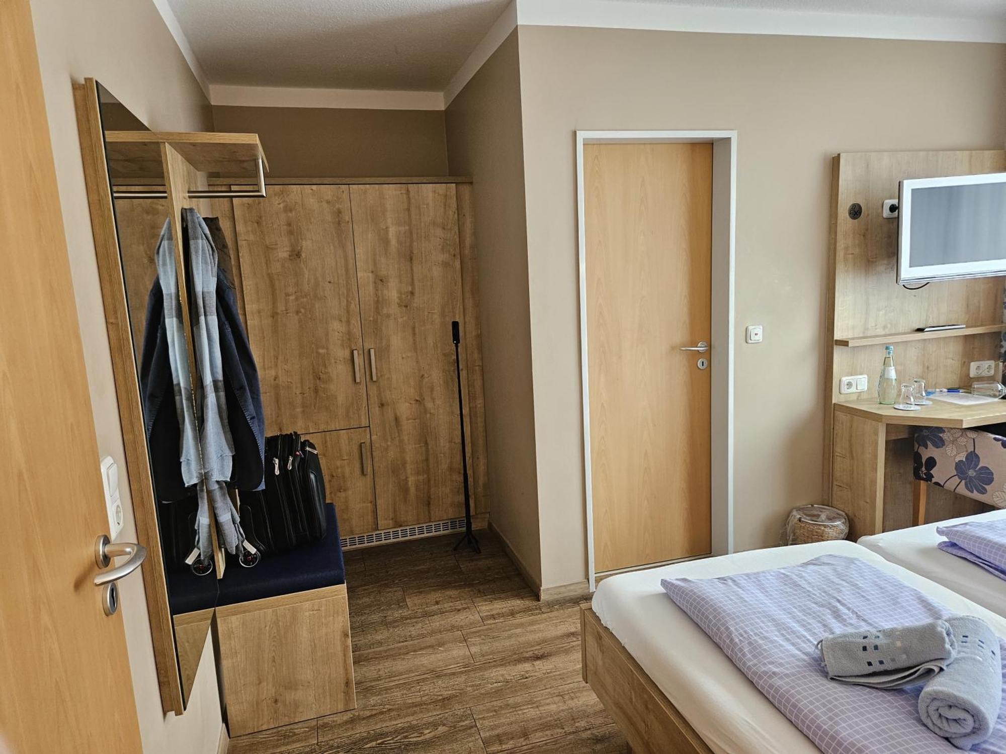 Hotel Pension Am Hafen Norddeich  Bagian luar foto