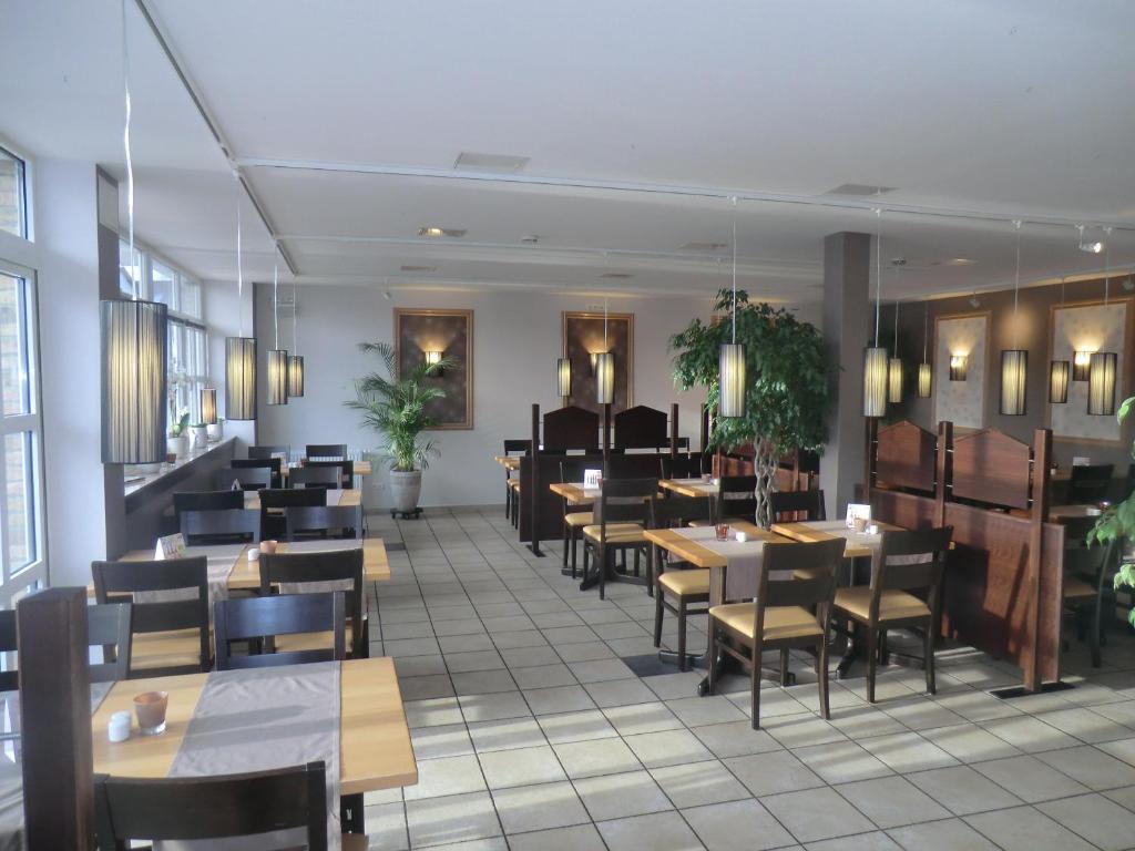 Hotel Pension Am Hafen Norddeich  Bagian luar foto