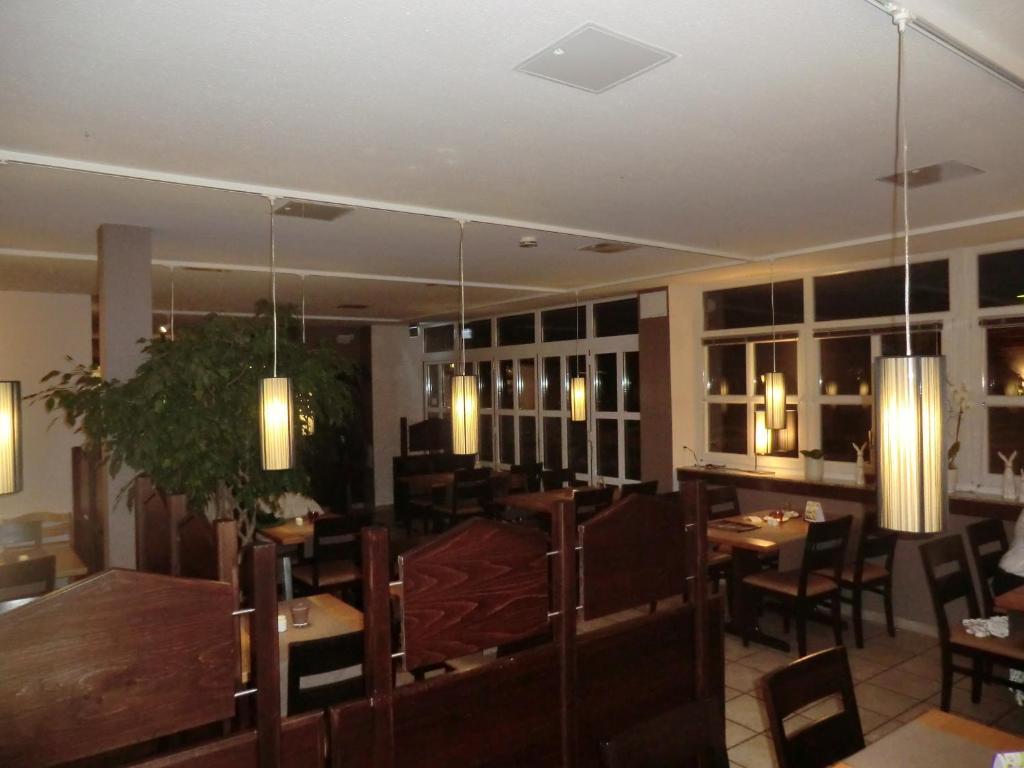Hotel Pension Am Hafen Norddeich  Bagian luar foto